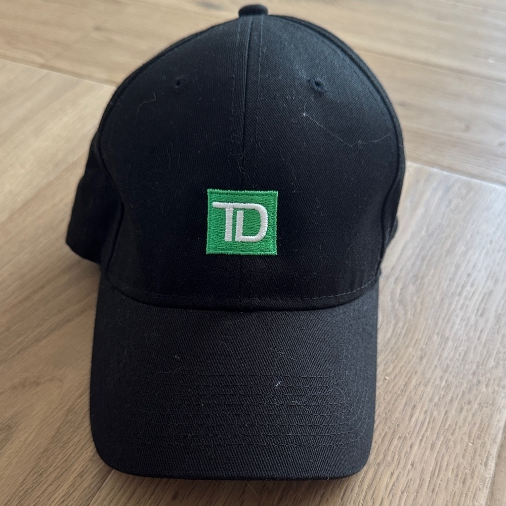 Black Cap with Green Logo | Everyday Style